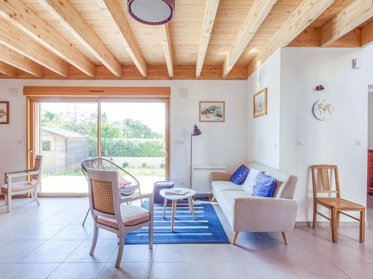 Pleasant Cottage In Challerange Exterior photo